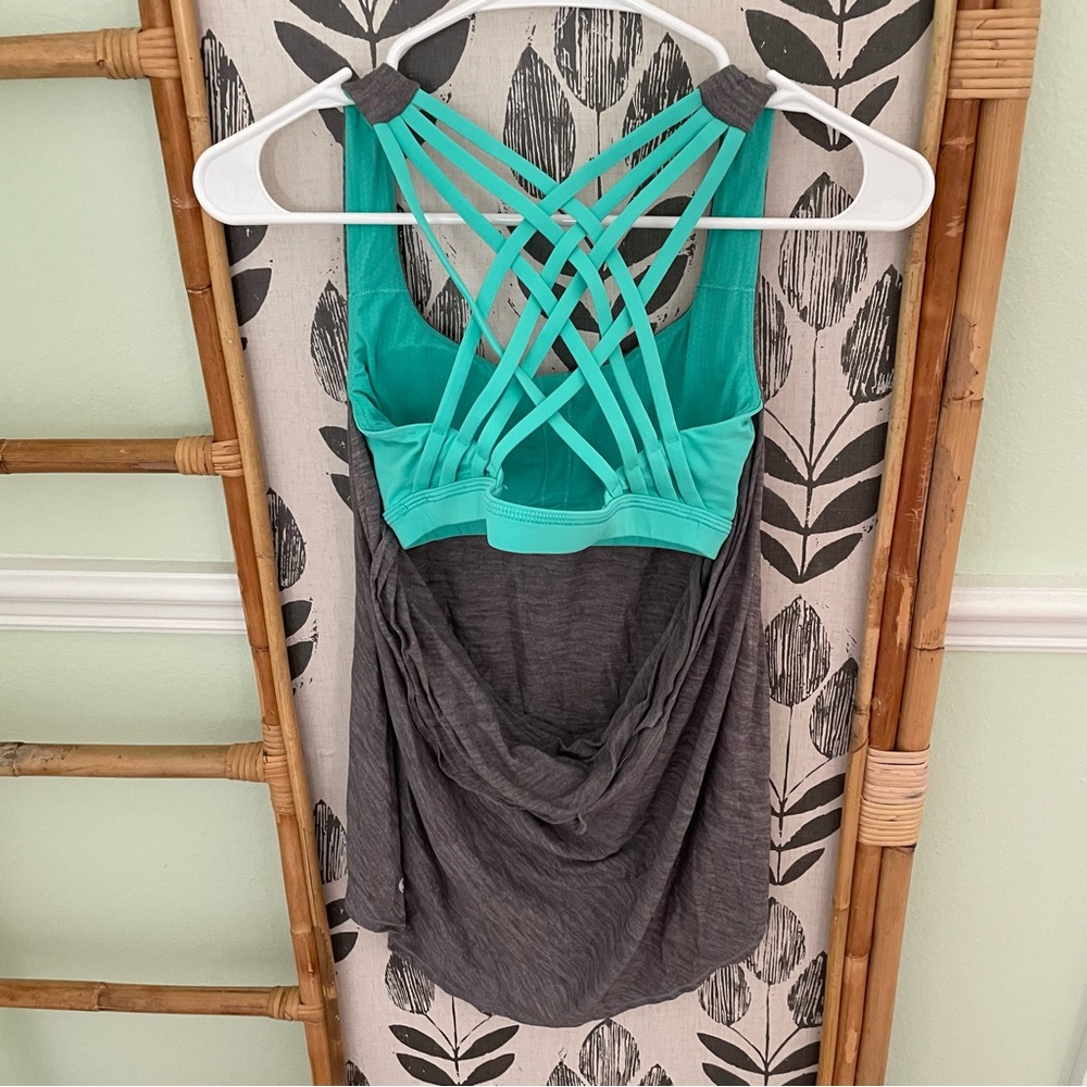 EUC LULULEMON FREE TO BE WILD TANK TEAL HEATHERED GRAY WITH PADS SHELF BRA SZ 4
